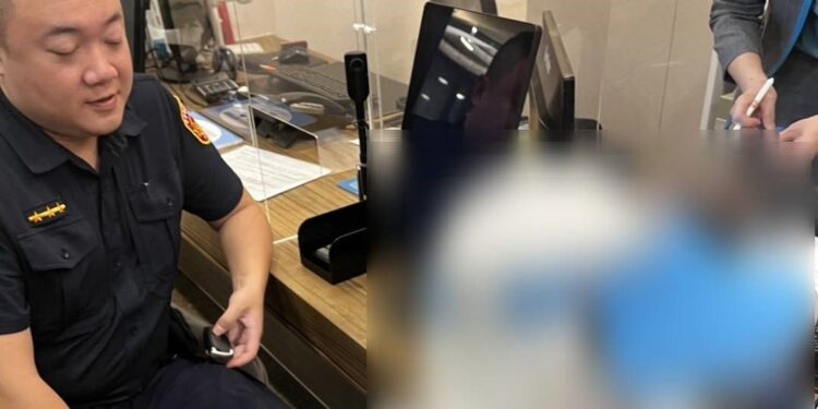 婦人臨櫃提領鉅款  中警護鈔意外阻詐