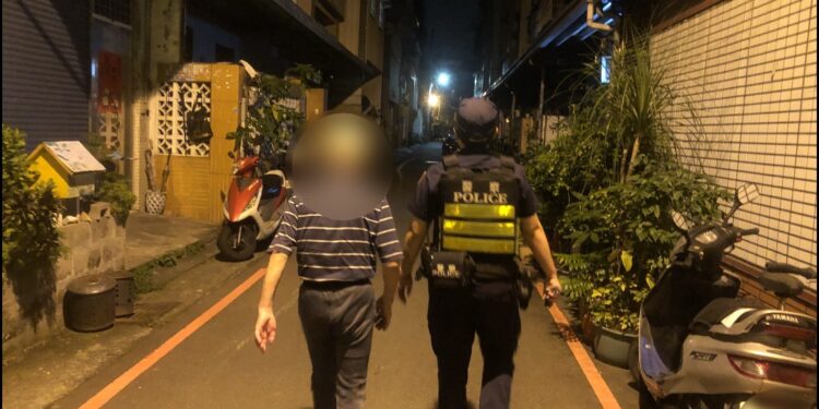 平行時空有另個自己？ 鄰居全錯認幸有神探警解謎