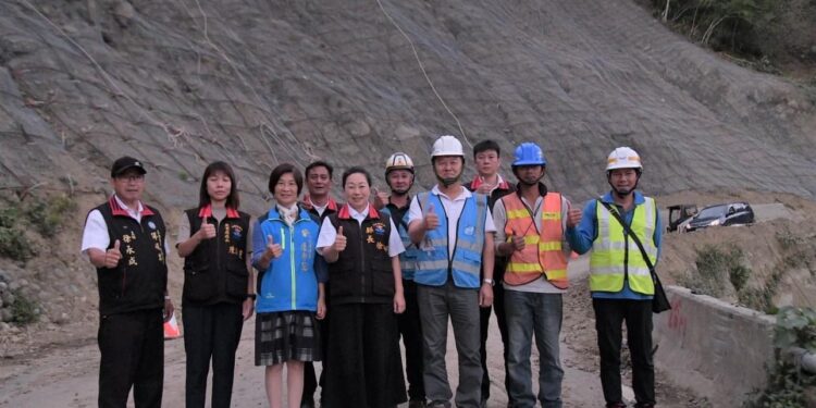 徐榛蔚視察南區各項建設與重建進度 支持地方創生與藝文空間活化 徐榛蔚視察南區各項建設與重建進度 支持地方創生與藝文空間活化