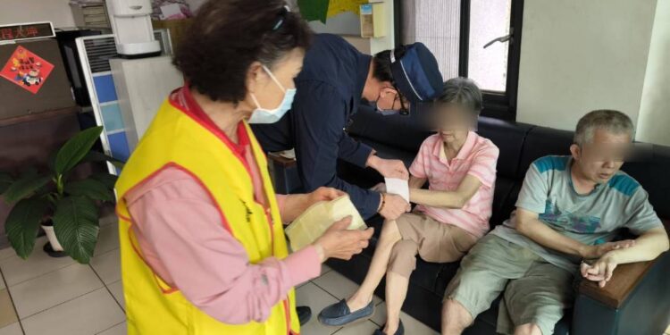 慈母護兒外出買餐點 迷航24小時終獲救