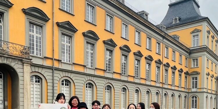 玄奘大學法律學系師生於112年11月3日至13日赴德國歐斯納布呂克大學Universität Osnabrück進行境外移地教學活動 玄奘大學法律學系師生於112年11月3日至13日赴德國歐斯納布呂克大學Universität Osnabrück進行境外移地教學活動