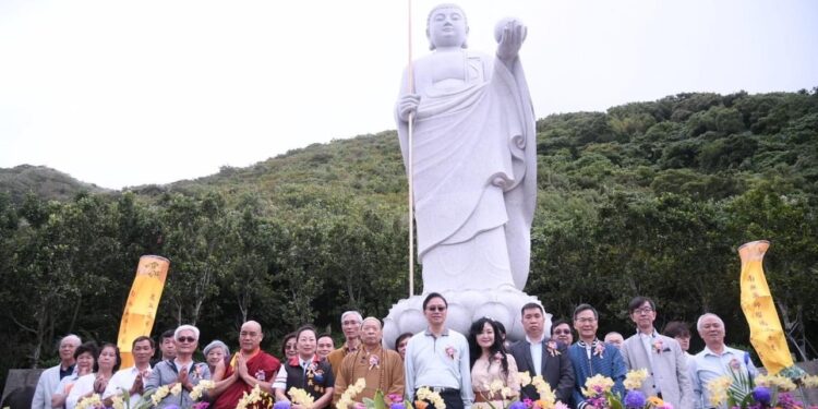 藥師琉璃光如來開光大典 花蓮縣長徐榛蔚、桃園市長張善政共同祈求民心安康
