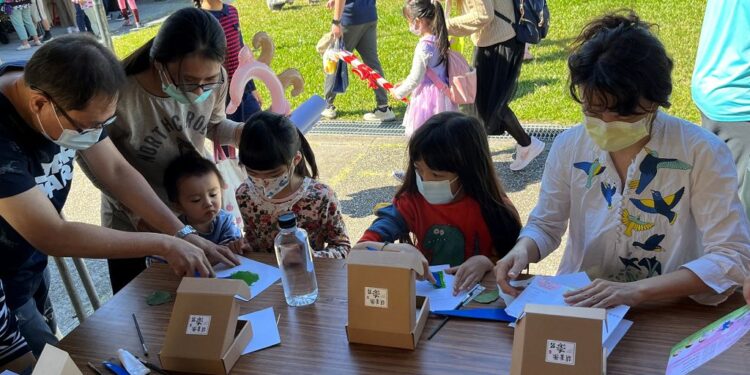閱讀闖關x藝術體驗x二手交換 中市圖邀民眾12/9一起嗨翻市集 閱讀闖關x藝術體驗x二手交換 中市圖邀民眾12/9一起嗨翻市集