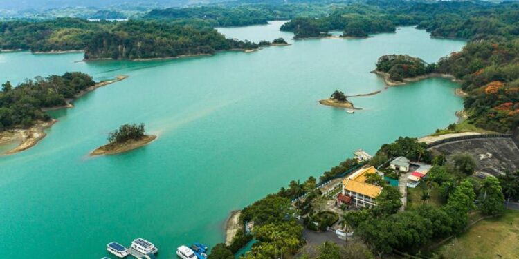 關子嶺紅葉百年老街  萬里長城兵馬俑烏山頭遊