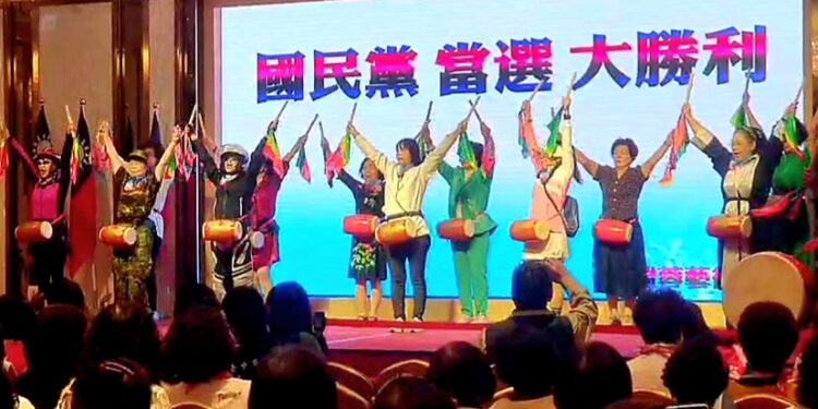 侯友宜台中婦女後援會成立 魏瑞蓉舞團帶領百工百業力挺