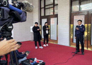 侯康全國競選後援總會副總會長兼總幹事傅崐萁全國媒體聯訪