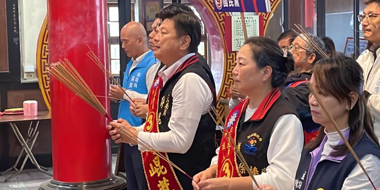 傅崐萁宣布從12月30日00:00起「暫停一切選舉活動24小時」為車禍重傷命危的老太太祈福集氣! 傅崐萁宣布從12月30日00:00起「暫停一切選舉活動24小時」為車禍重傷命危的老太太祈福集氣!