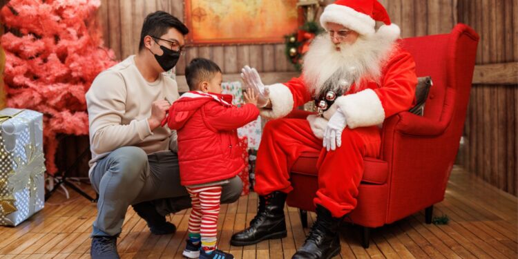 六福村童話耶誕12.1正式飄雪  與正宗耶誕老公公互動圓夢想