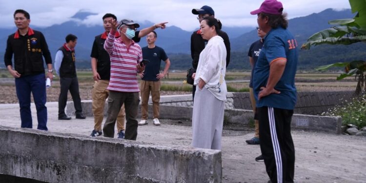 化危機為轉機 徐榛蔚南下視察區域排水工程 化危機為轉機 徐榛蔚南下視察區域排水工程