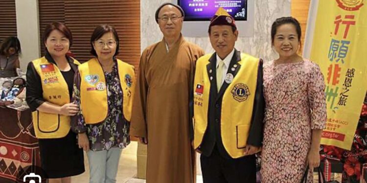 台灣區觀光協會聯合總會 凝聚善心為非洲學童照亮未來 認捐10萬元推觀光做公益 台灣區觀光協會聯合總會 凝聚善心為非洲學童照亮未來 認捐10萬元推觀光做公益