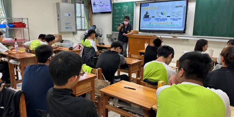 晉身打工族這些要注意 警前進校園籲學子慎防詐騙