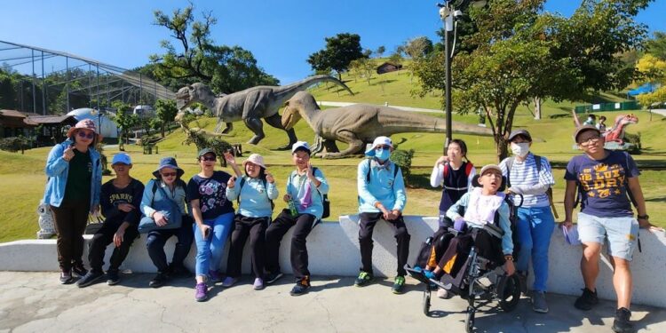 特教師生訪九九峰 親近動物實踐共好 特教師生訪九九峰 親近動物實踐共好