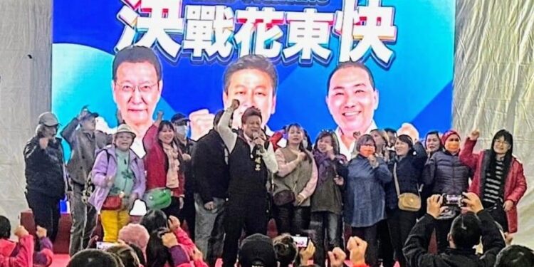 聖誕節前夕傅崐萁競總舉辦平安祈福之夜 許願花蓮幸福及台灣平安 聖誕節前夕傅崐萁競總舉辦平安祈福之夜 許願花蓮幸福及台灣平安