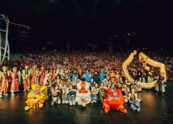 舞鈴劇場跨年鉅作  島嶼之光國際級演出   逾8000名觀眾直呼過癮