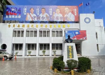 街道布條亂象帶頭違法 民進黨抗中保台奧步再現