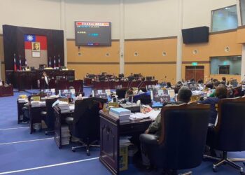 議會密集審議 縣府57提案及總預算通過三讀