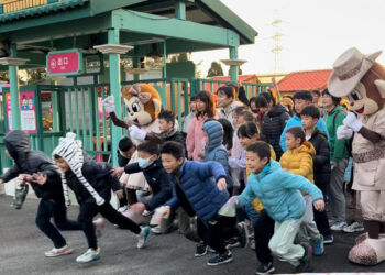 2024元旦六福村群獅獻吼迎曙光  百人猛獸路跑 獅虎同行超刺激