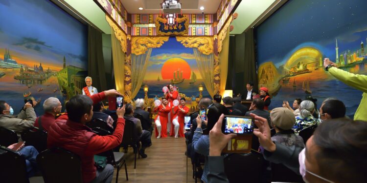 侯壽峰世界瑰寶美術館正式開館 帝王金龍船帶領觀眾遨遊五大洲觀光地標 侯壽峰世界瑰寶美術館正式開館 帝王金龍船帶領觀眾遨遊五大洲觀光地標