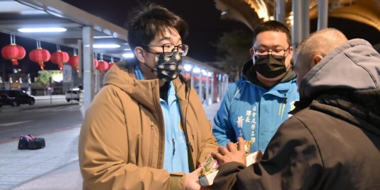 入冬最強寒流來襲 魏嘉彥送暖助寒士度嚴冬