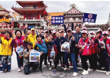 吉安鄉婆婆媽媽萬歲助選團自主上街頭懇託拜票 呼籲支持3號侯友宜 、3號傅崐萁、長9安居有保障