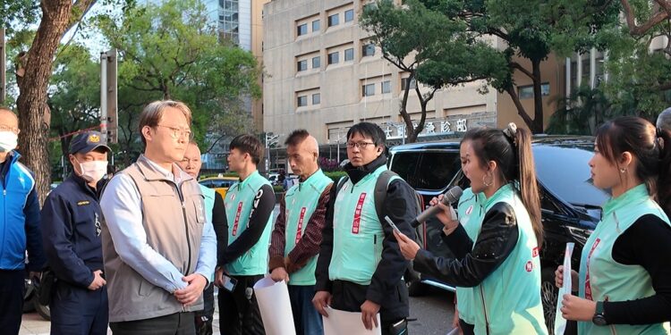 嘉義縣山線立委候選人廖昱婧前往中選會陳抗 不畏民進黨嘉義龐大勢力