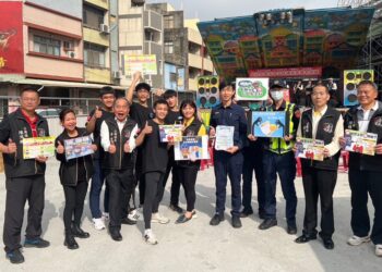 清水警結合浩天宮寒冬送暖活動 安寧副所長識詐防詐宣導引騷動