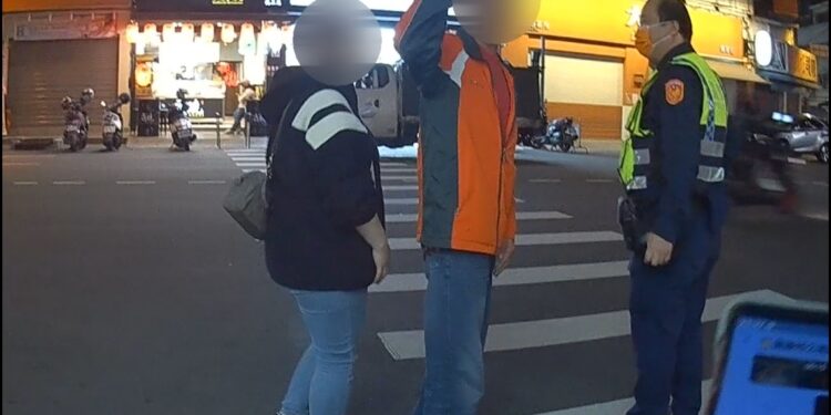 粉紅泡泡破滅驚魂未定 最強老爸現身護愛女 粉紅泡泡破滅驚魂未定 最強老爸現身護愛女