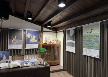 臺中文學館浮動 公佮孫的臺語詩畫展  祖孫情深共寫親情詩畫篇章