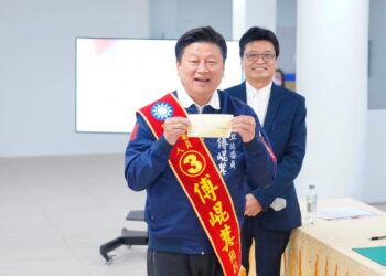 花蓮立委電視政見發表3號傅崐萁抽到第3號發言: 暢談「友善生育補助，支持兒少教育，強化居住正義，完善銀髮長照及花東交通建設等願景」 更強調「花蓮意識覺醒」立委不能只聽黨意，痛批民進黨貪汙、腐敗、忽視花東人民權益