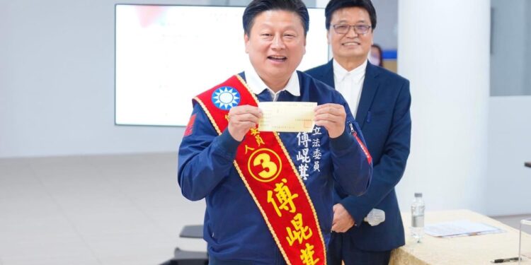 花蓮立委電視政見發表3號傅崐萁抽到第3號發言: 暢談「友善生育補助，支持兒少教育，強化居住正義，完善銀髮長照及花東交通建設等願景」 更強調「花蓮意識覺醒」立委不能只聽黨意，痛批民進黨貪汙、腐敗、忽視花東人民權益