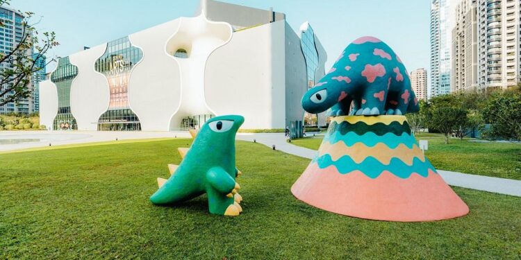 蛤？有怪獸出沒 農曆春節「龍總」來歌劇院