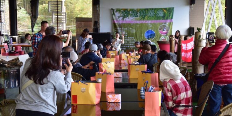 邀請新加坡攝影學會相關人士蒞縣參訪交流