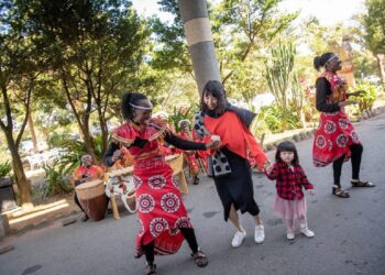 體驗最道地的非洲文化面具節  新生動物們春節前報到喜迎客春節入住一泊二食
