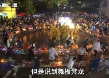《龍年話“融”》 兩岸百家電台春節特別節目傳遞祝福