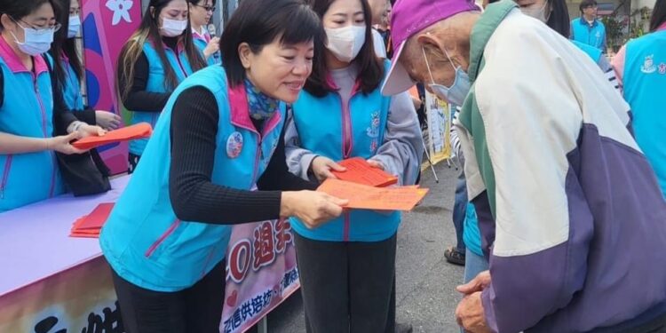 亞信食品、鄉情關懷協會、菁英社 匯聚百萬現金發放救助吉安鄉弱勢 亞信食品、鄉情關懷協會、菁英社 匯聚百萬現金發放救助吉安鄉弱勢