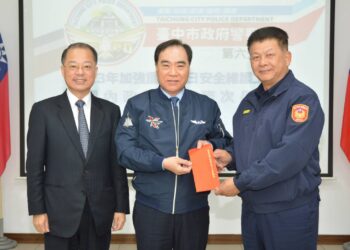 加強重要節日安全維護工作起跑  內政部次長吳容輝蒞臨  第六分局慰勉警察同仁辛勞