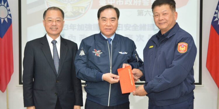 加強重要節日安全維護工作起跑  內政部次長吳容輝蒞臨  第六分局慰勉警察同仁辛勞