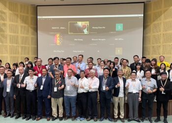 台灣之光亞洲大學出國參展 3件作品獲獎讓國外學者稱讚不已