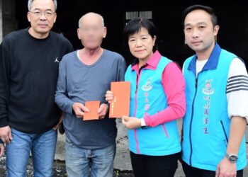 吉安鄉福興村初八上午驚傳火警 游淑貞與統冠超市迅速到場送關懷