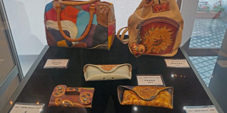 屯藝課程豐富第二人生 啟發加入志工、創作獲獎肯定 屯藝課程豐富第二人生 啟發加入志工、創作獲獎肯定