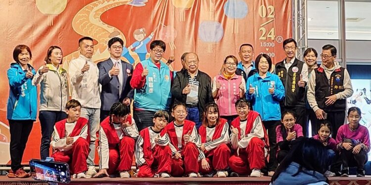 彩繪燈籠刮刮樂集好運 魏嘉彥伴民眾歡度元宵