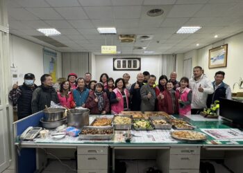 慰勞波麗士大人 工業志工媽媽佳餚款待