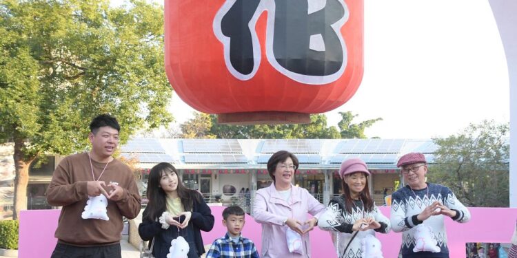 打破魔咒 愛要及時 情人節520對情侶齊聲我愛你 打破魔咒 愛要及時 情人節520對情侶齊聲我愛你