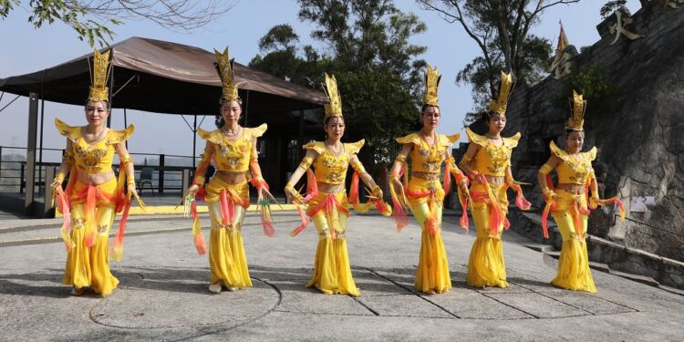 春節最佳去處 白河萬里長城千手千眼觀音秀 春節最佳去處 白河萬里長城千手千眼觀音秀