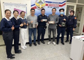 永福警的好鄰居  慈濟元宵慰勞派出所