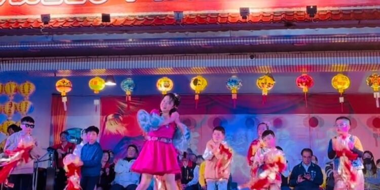 游淑梅領舞開場2024元宵燈會 「過個大盛年之科目三」台上台下嗨翻天 游淑梅領舞開場2024元宵燈會 「過個大盛年之科目三」台上台下嗨翻天