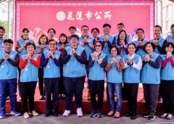 祥龍獻瑞迎新春 魏嘉彥率花蓮市公所團隊拜年