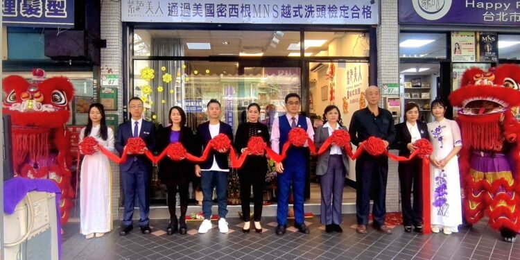 紫色美人越式洗頭進軍台北市 體驗曝服務「充滿戀愛感」很難不暈船