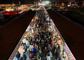 花蓮春節連假人潮湧現 太平洋燈會及東大門夜市喜迎遊客