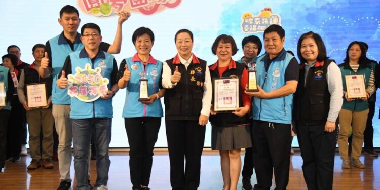 花蓮縣政府二月份升旗典禮 徐榛蔚感謝縣府同仁攜手成就永續友善宜居花蓮 花蓮縣政府二月份升旗典禮 徐榛蔚感謝縣府同仁攜手成就永續友善宜居花蓮